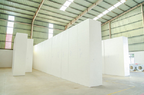 صحن وكتلة البوليستيرين
