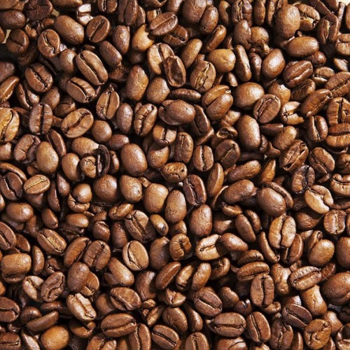 حبوب قهوة عربية دافئة