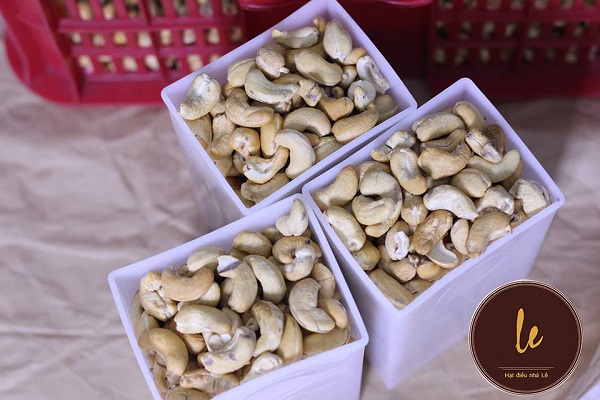 نواة الكاجو المحمصة بدون ملح