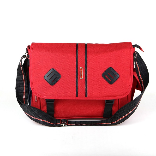 حقيبة طالب أحمرة